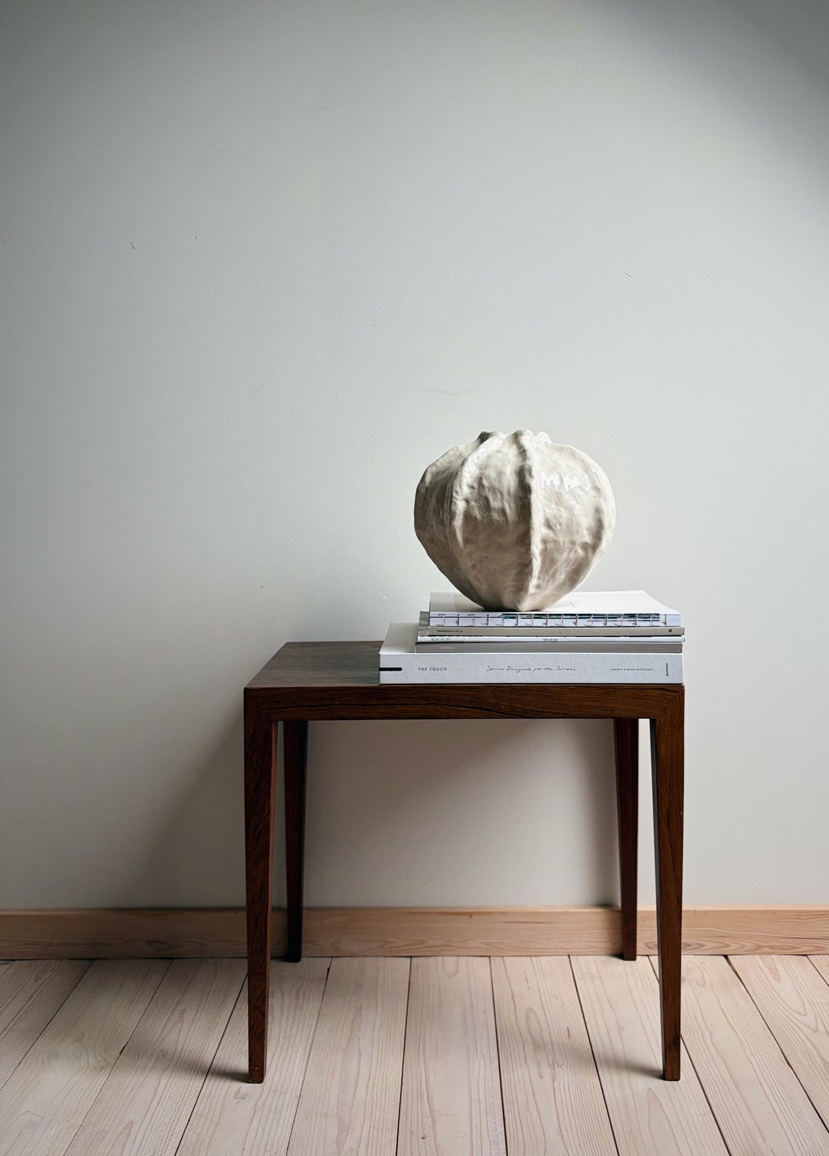 BOBLE VASE HVID GLAS - MELLEM