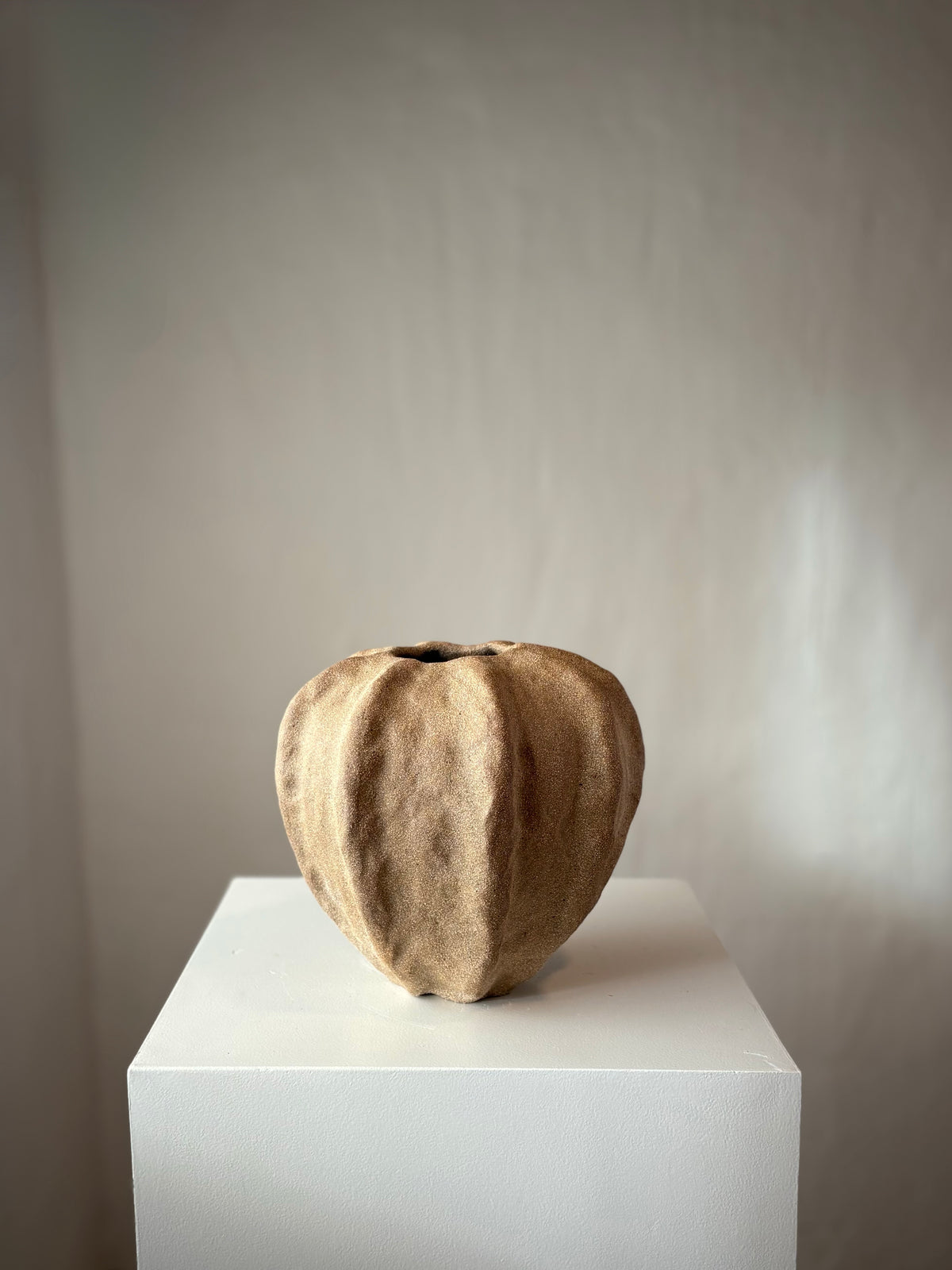 DRÅBE VASE BRUN - LILLE