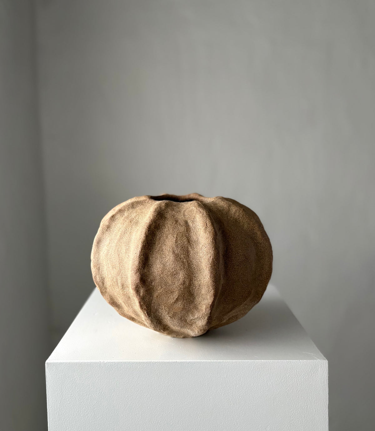 BOBLE VASE BRUN - MELLEM 02