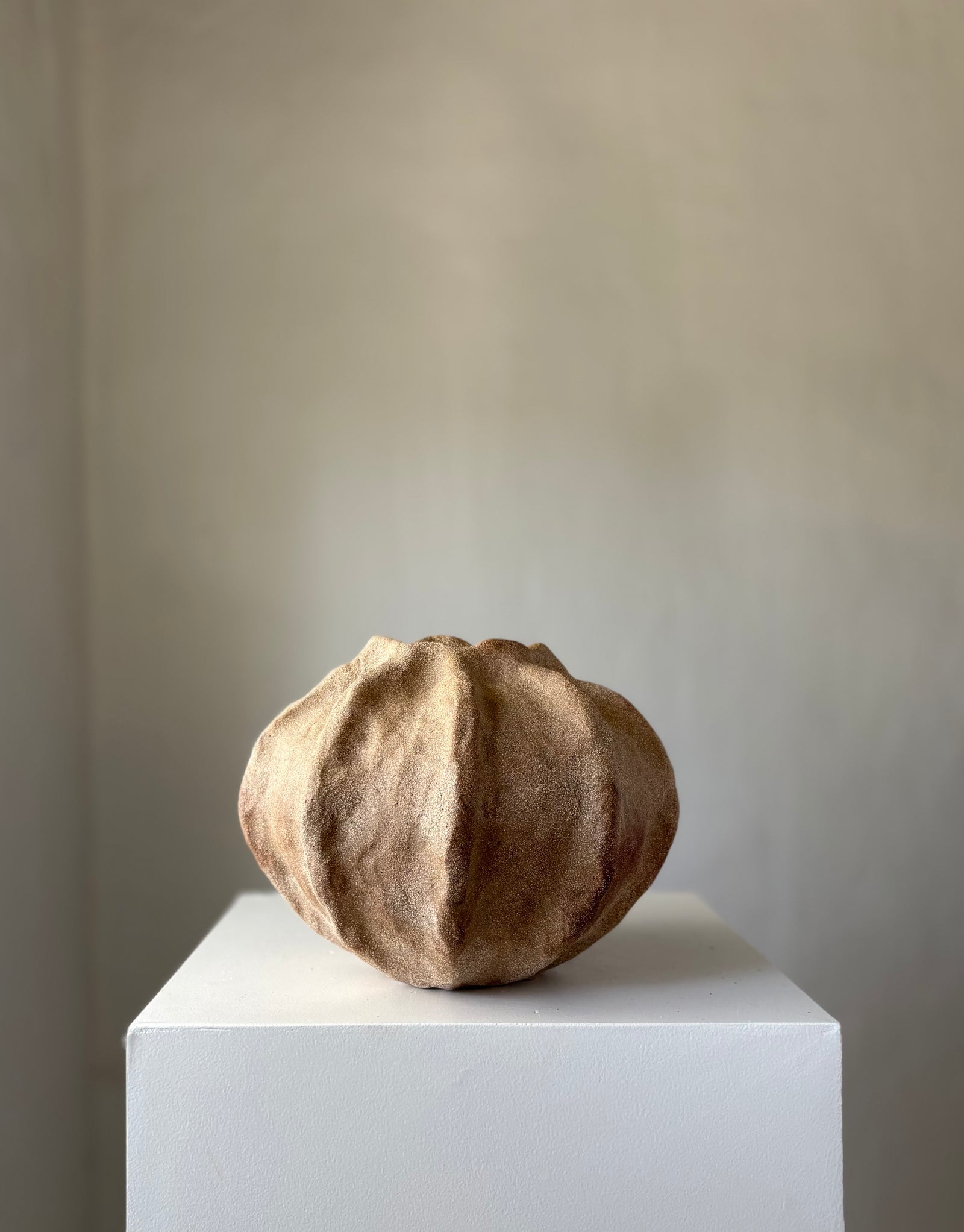 BOBLE VASE BRUN - MELLEM 01