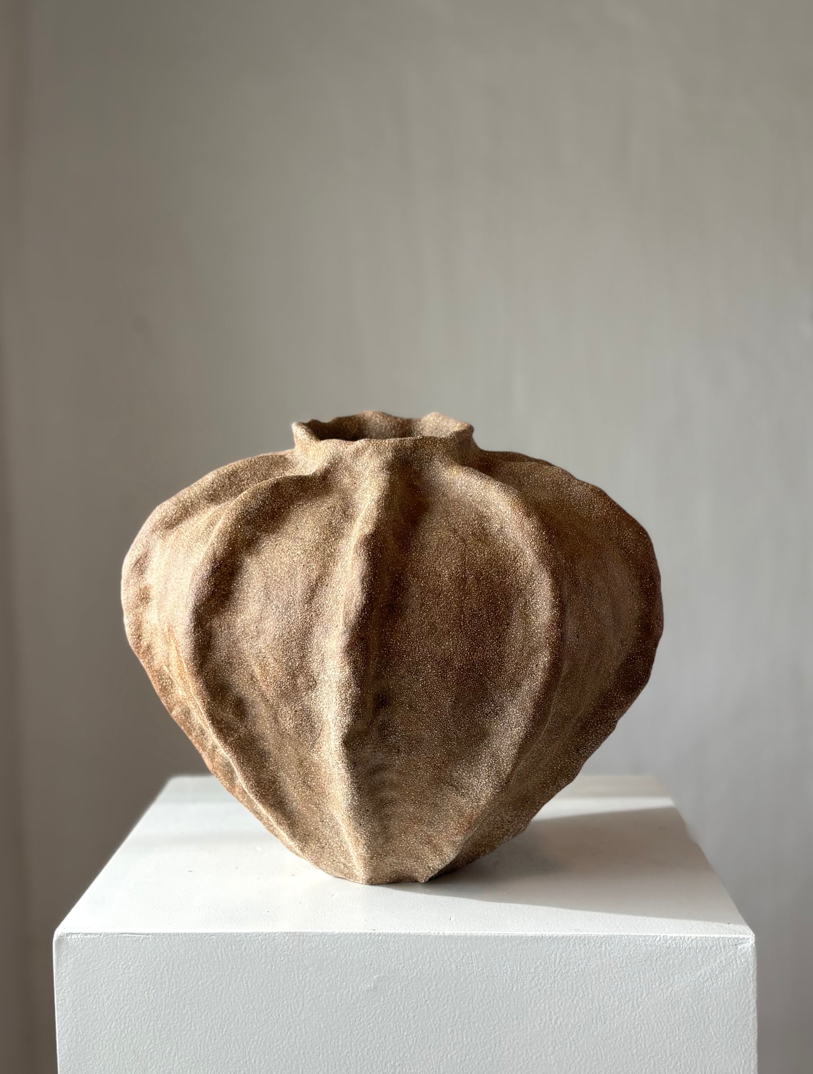 DRÅBE VASE BRUN - MELLEM 02