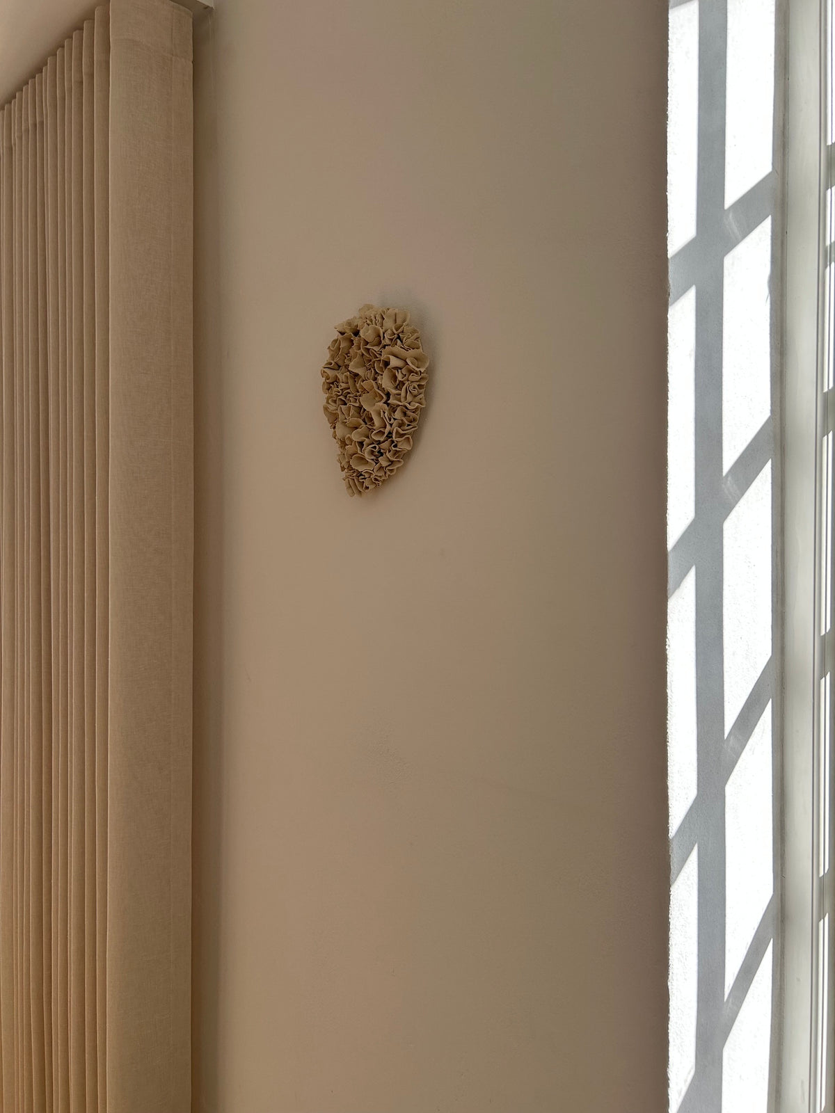 WALL DECO BEIGE 03
